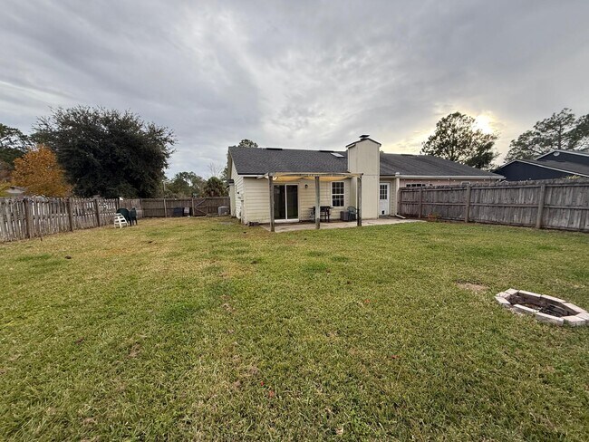 Building Photo - 11765 White Horse Rd