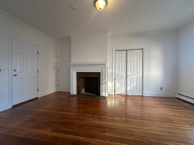 Building Photo - 114 Norwood Ave