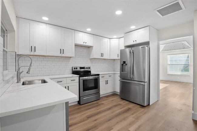 Building Photo - 3145 Sandy Ridge Dr