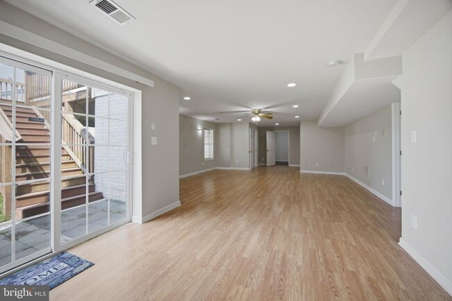 Building Photo - 20 Pinehurst Ln