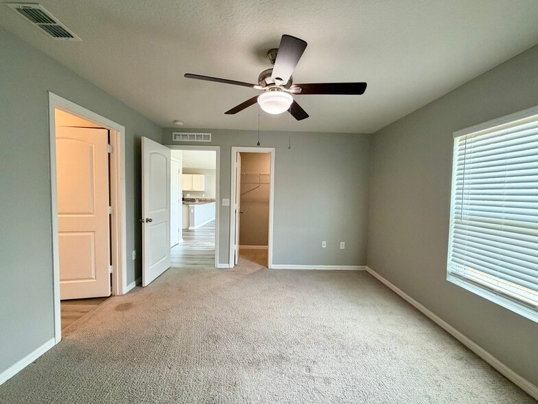 Building Photo - 687 Gila Dr