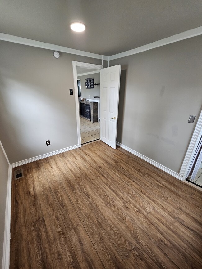 Building Photo - 1361 Glen Moore Cir