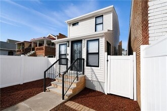 Building Photo - 2171 Hendrickson St