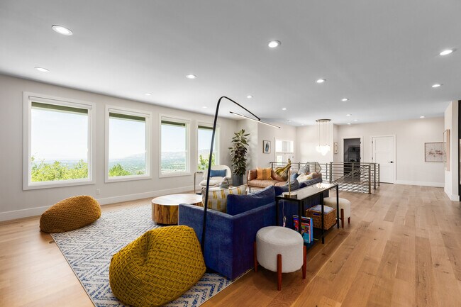 Building Photo - 4545 S Thousand Oaks Dr