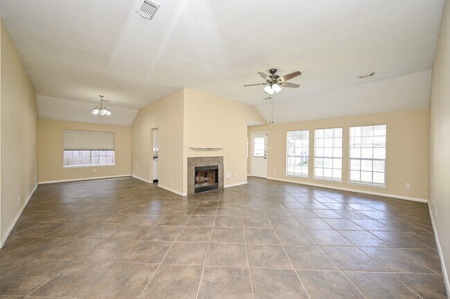 Building Photo - 22602 Willhanna Dr