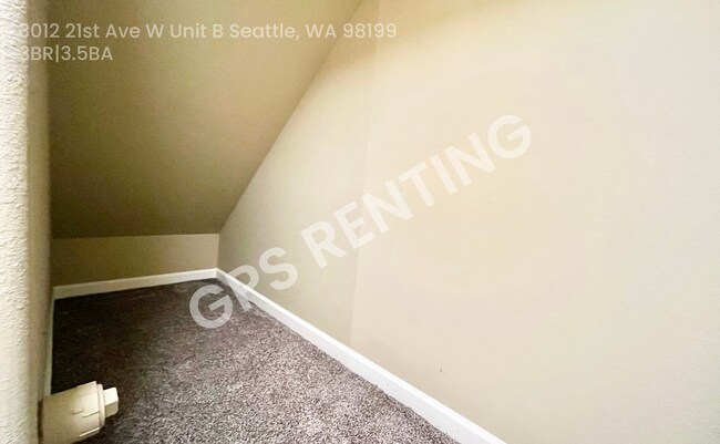 Building Photo - 3012 21st Ave W