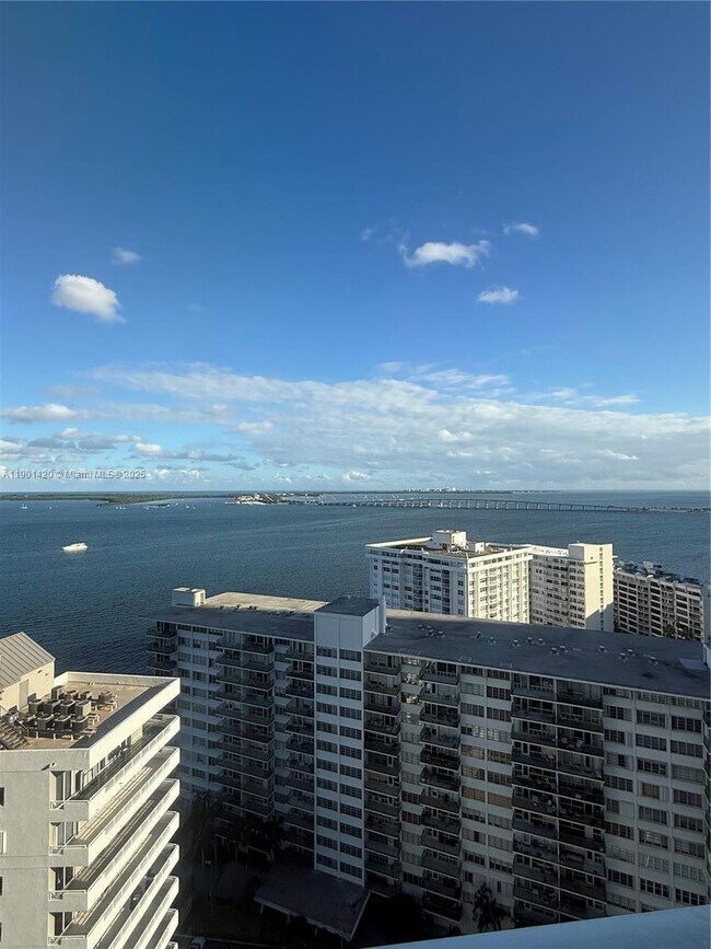 Building Photo - 218 SE 14th St