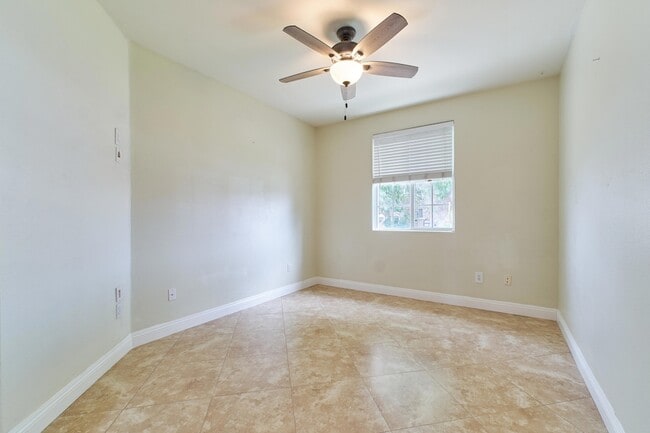 Building Photo - 82950 Vincent Dr
