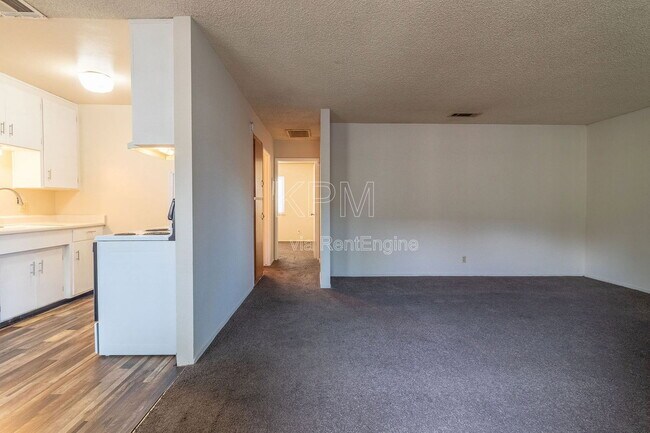 Building Photo - 2178 Lucerne Ave