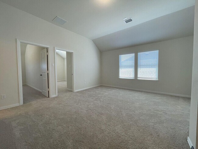 Building Photo - 6270 Shasta Creek Rd