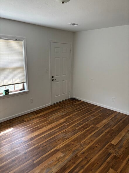 Building Photo - 536 Orchard Ln