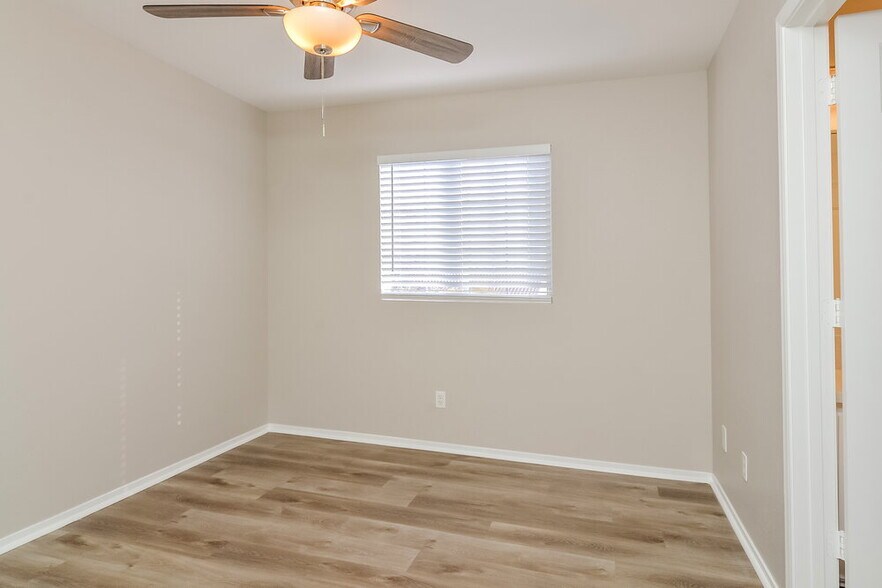 Building Photo - 740 Cam La Paz