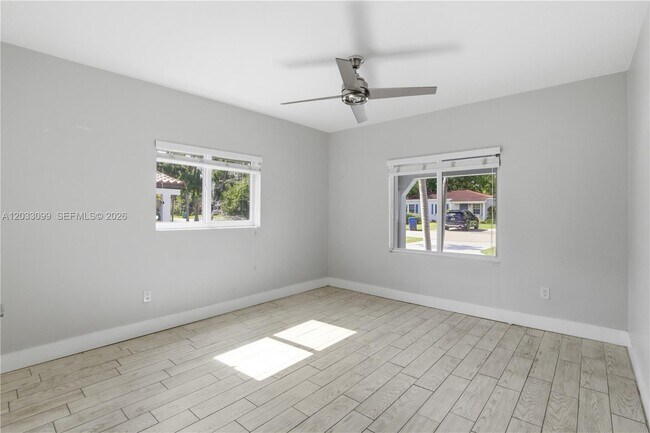 Building Photo - 6511 SW 44th St