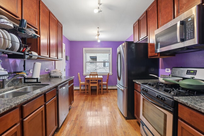 Building Photo - 2147 Ridge Ave