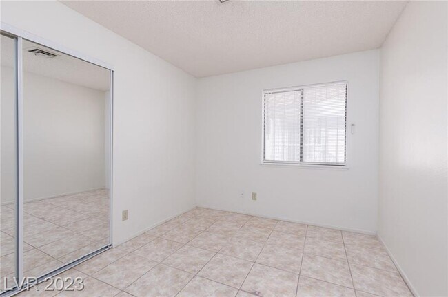 Building Photo - 8432 Mulcahy Ave