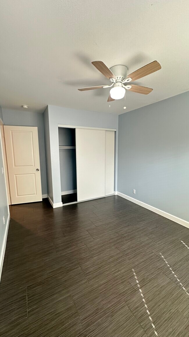 Closet - 426 N Parkside Dr