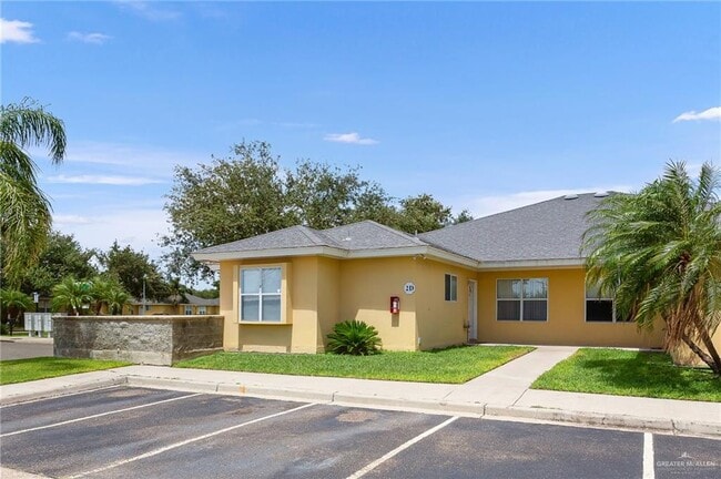 Building Photo - 1530 W Hall Acres Rd