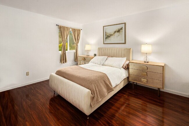 Building Photo - 12415 NE 130th Ct