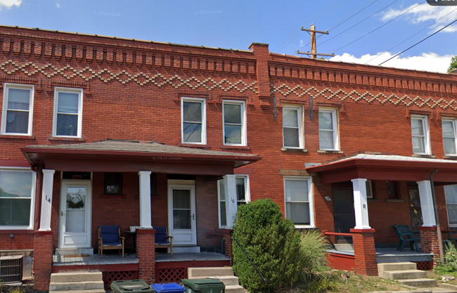 Building Photo - Amazing Townhome in Old North Columbus!