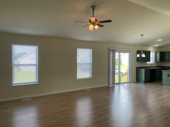 Building Photo - 153 Sweetgum Dr