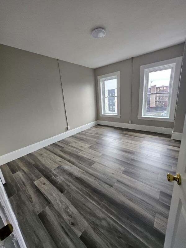 Building Photo - 123 Walnut St