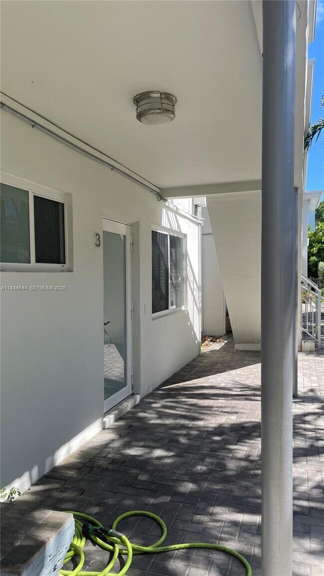 Building Photo - 320 86th St