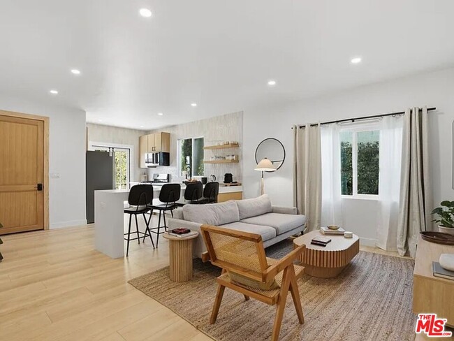 Building Photo - 3014 9th Ave