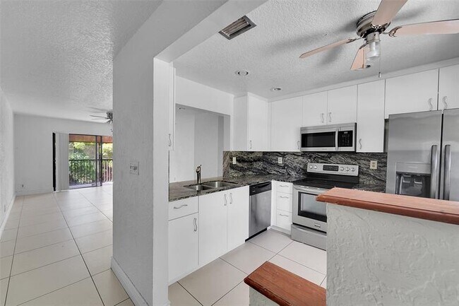 Primary Photo - 9182 NW 40th St