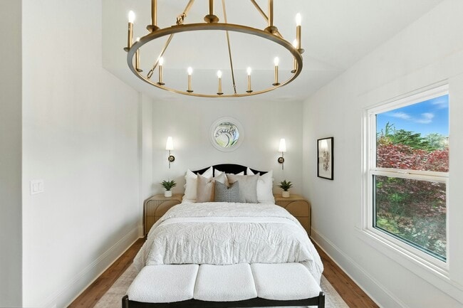 Building Photo - 5020 Golden Gate Ave