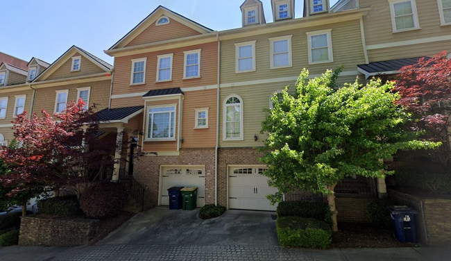 Primary Photo - 2 bed 2.5 Condo- Great Location!
