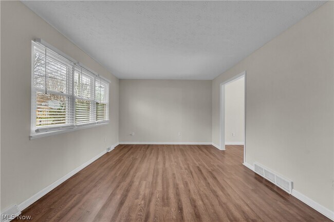 Building Photo - 5498 Broad Blvd