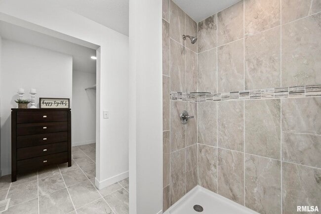 Building Photo - 813 WILLIAMS Way