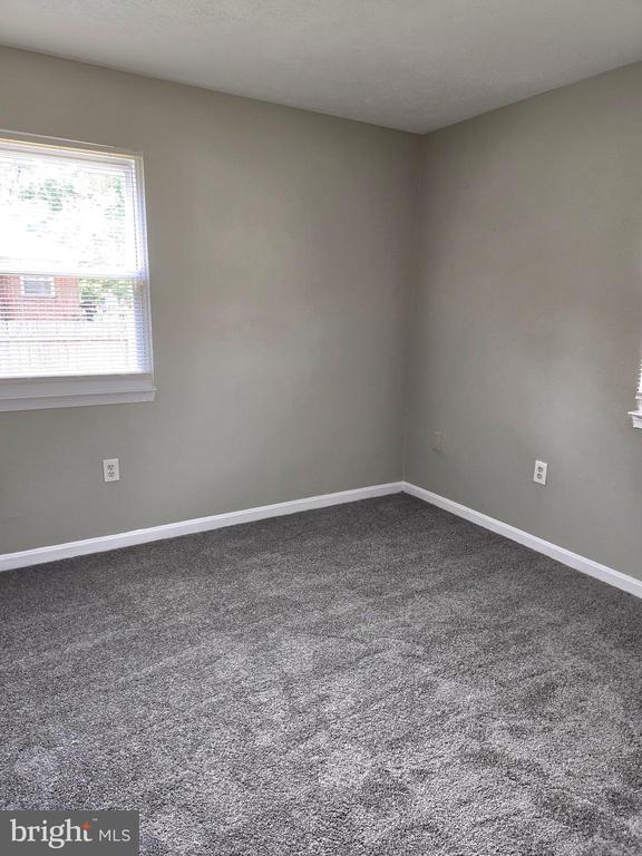 Building Photo - 8313 Gibbons Dr