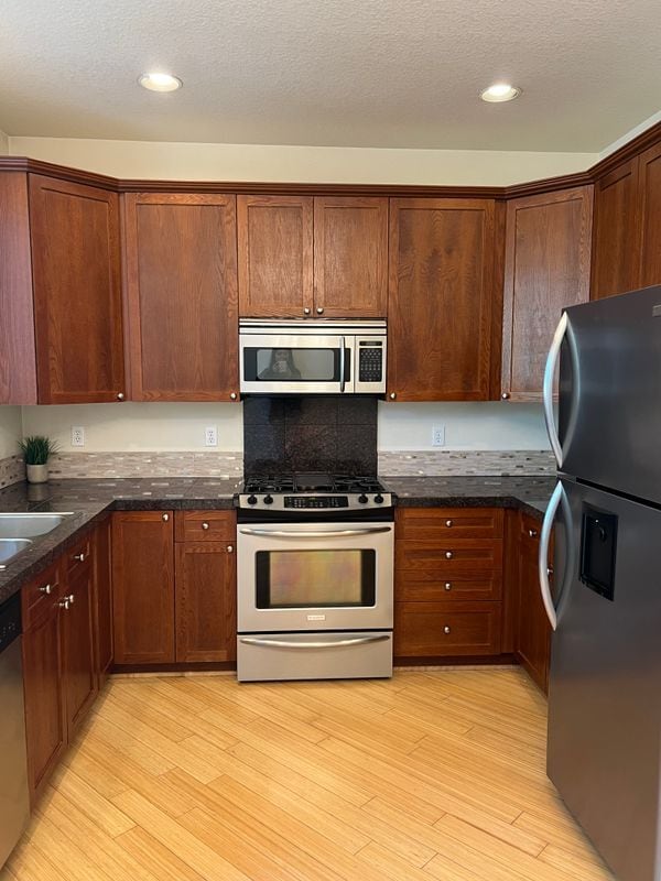 Building Photo - 9041 SW Rystadt Ln