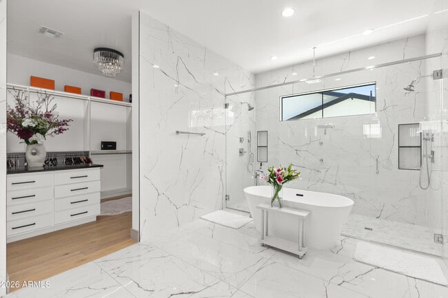 Building Photo - 2912 E Pierson St