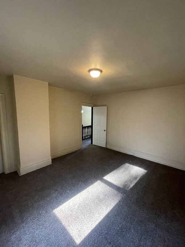 Building Photo - 1250 Blackadore Ave