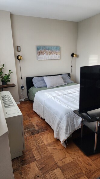 Building Photo - 2800 Wisconsin Ave NW