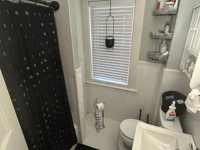 Building Photo - 133 Brook St