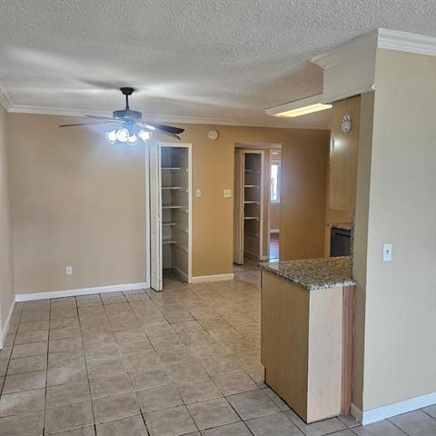 Building Photo - 2221 Ridgedale Dr