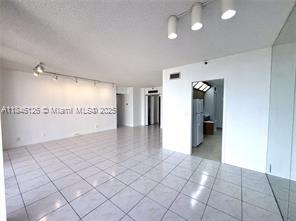 Building Photo - 19355 Turnberry Way