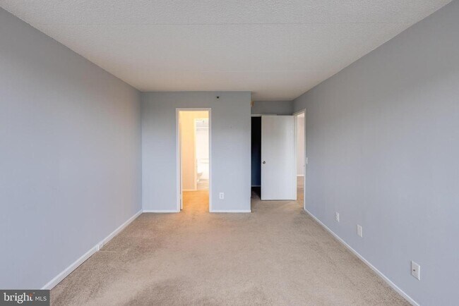 Building Photo - 5911 Edsall Rd