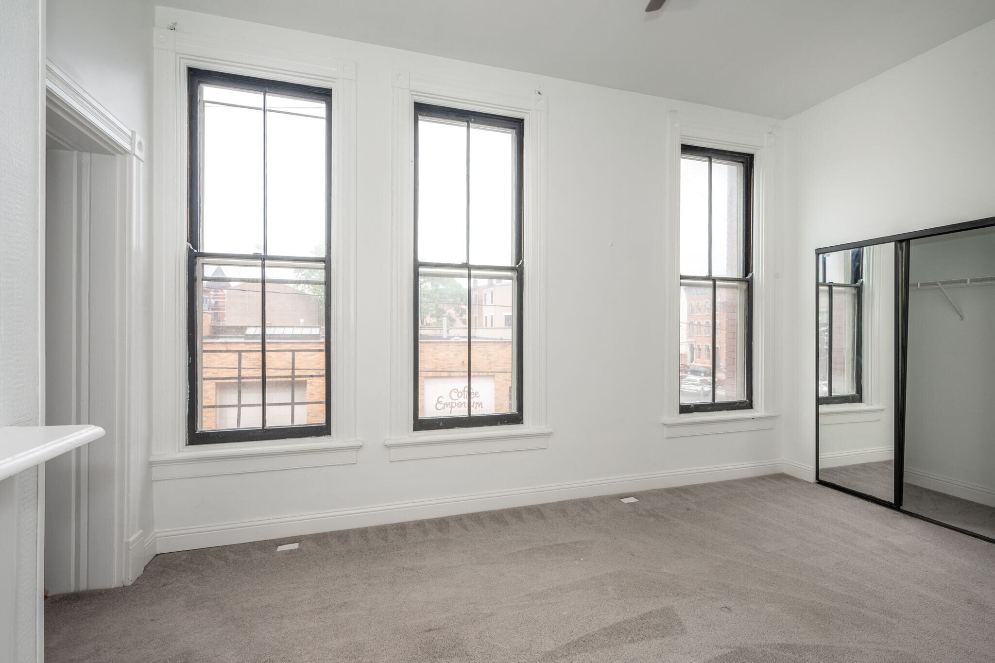 Building Photo - 1126 Walnut St