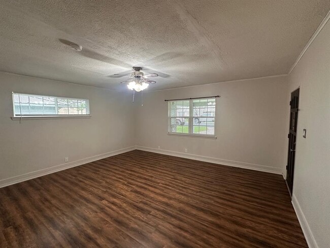 Building Photo - 110 Jones St