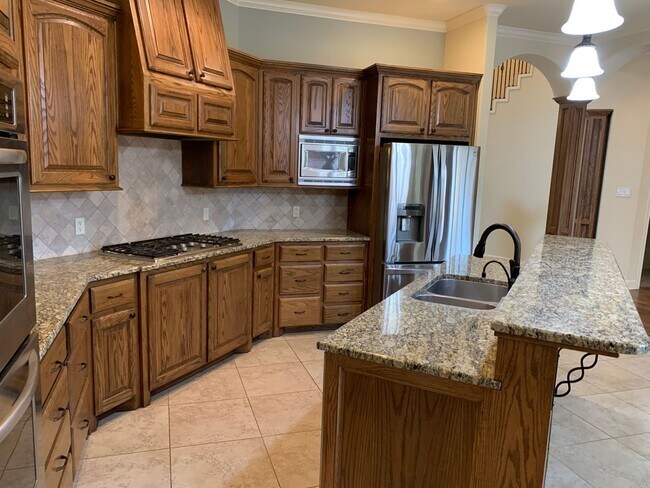 Building Photo - Luxury Garden Home In Tanglewood Terrace!!