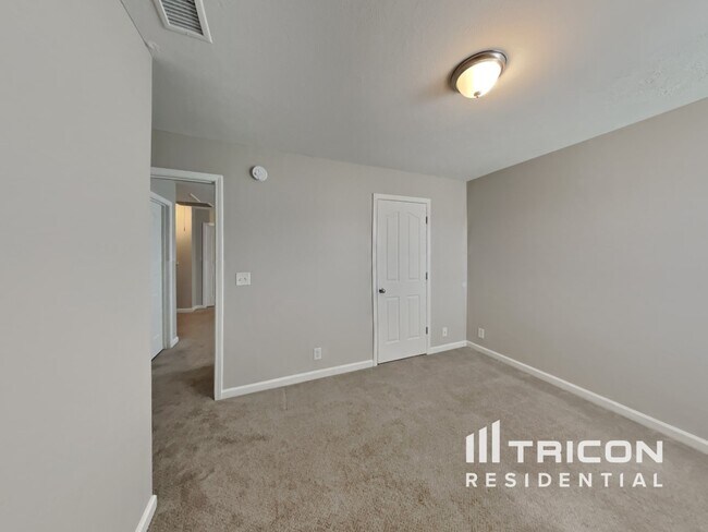 Building Photo - 820 Chickamauga Dr
