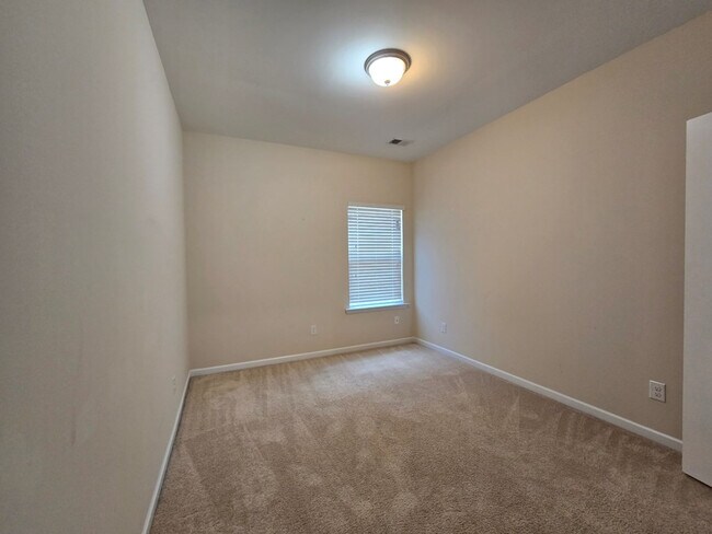 Building Photo - 1833 Talisker Dr