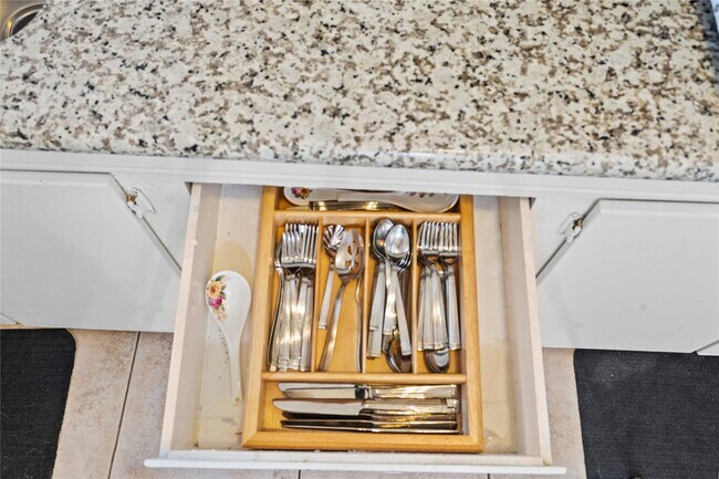 Building Photo - 2509 Whitney St