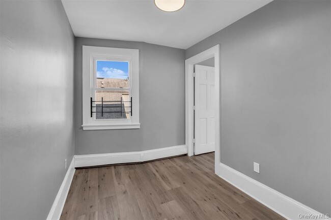 Building Photo - 31-33-33 Burr Ave