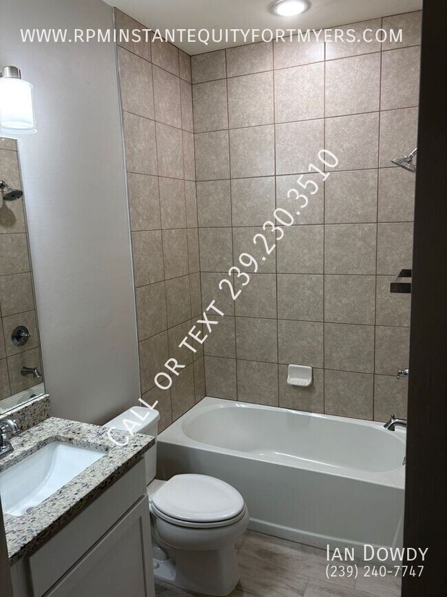 Building Photo - 704 Hightower Ave S