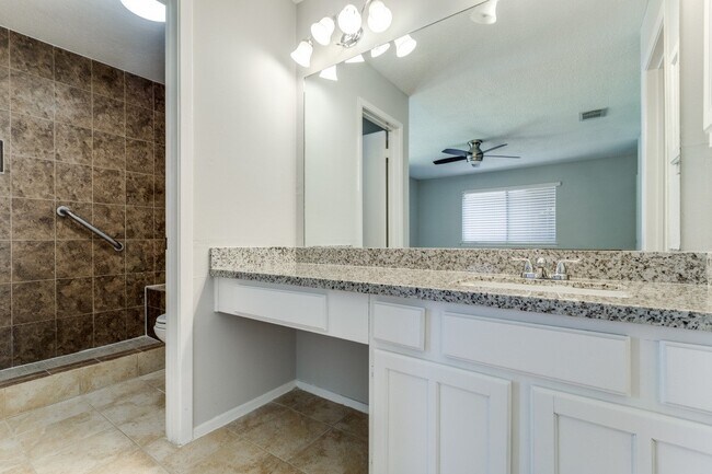 Building Photo - 7218 Ridgeberry Dr